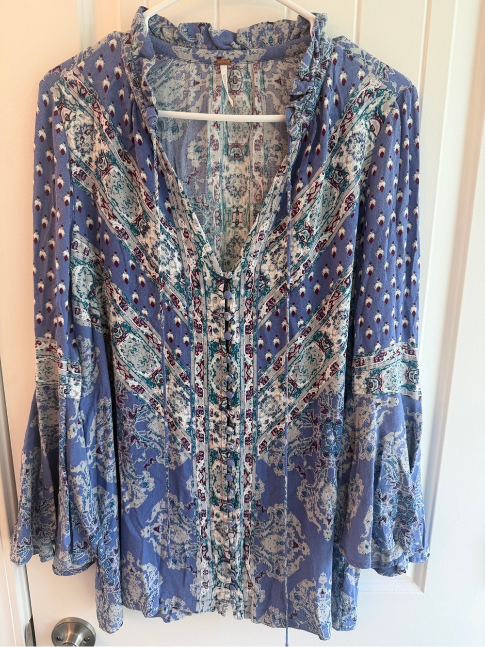 Free People Magic Mystery Bohemian Bell Sleeve Tie-Neck Rayon Tunic Size Small - Picture 6 of 10